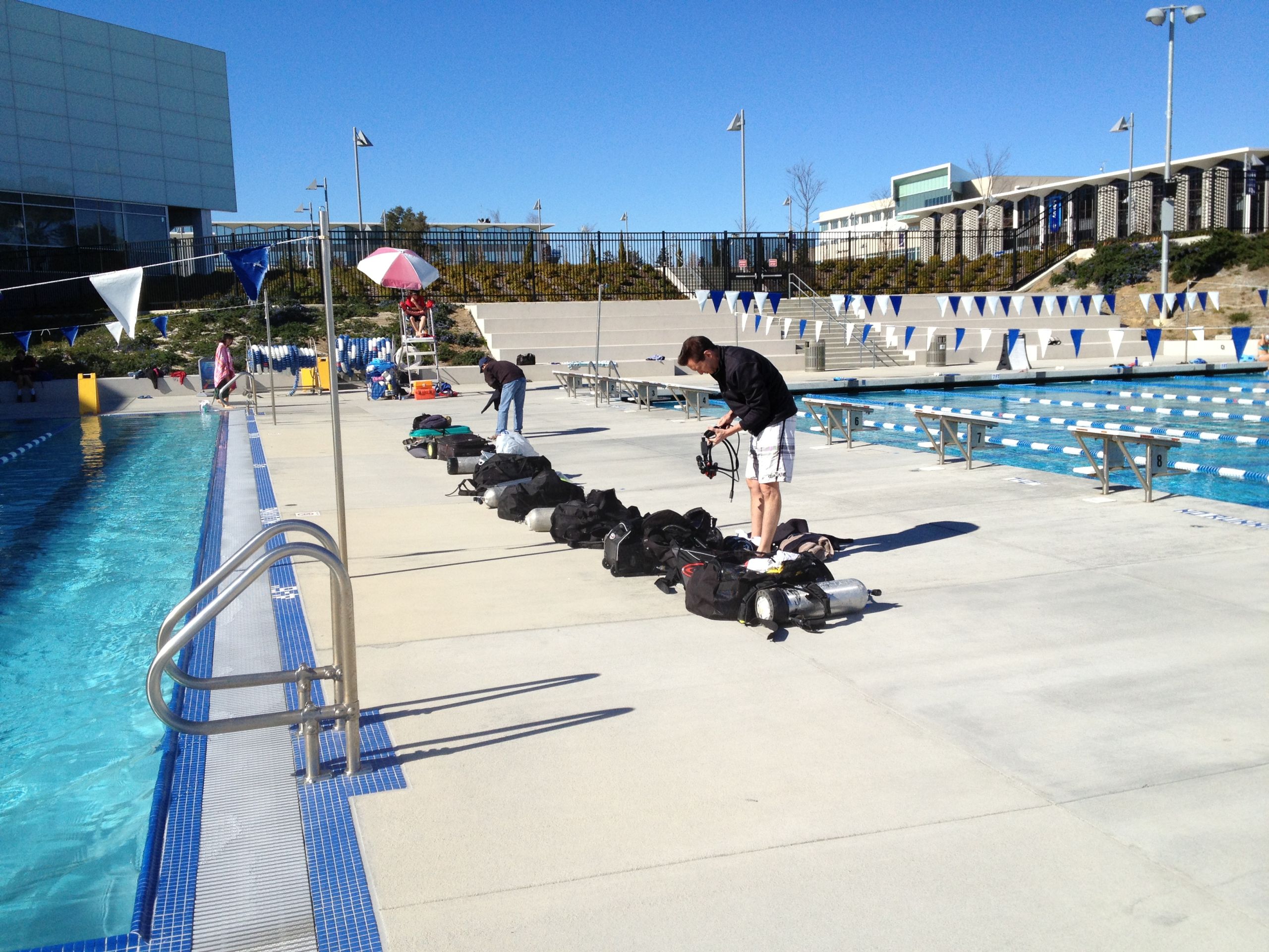 image of a scuba class being contacted